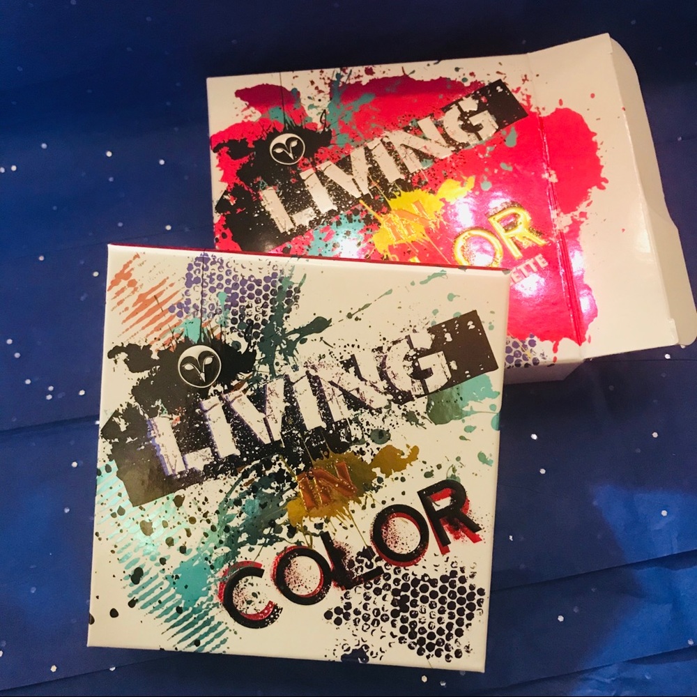 🦋Living In Color Eye Shadow Pallete - Picture 3 of 3